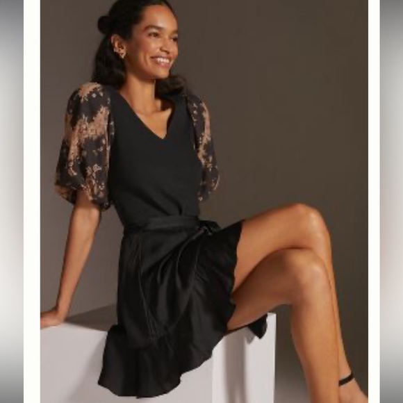 DOLAN LACE PUFF-SLEEVE TOP - Picture 1 of 4